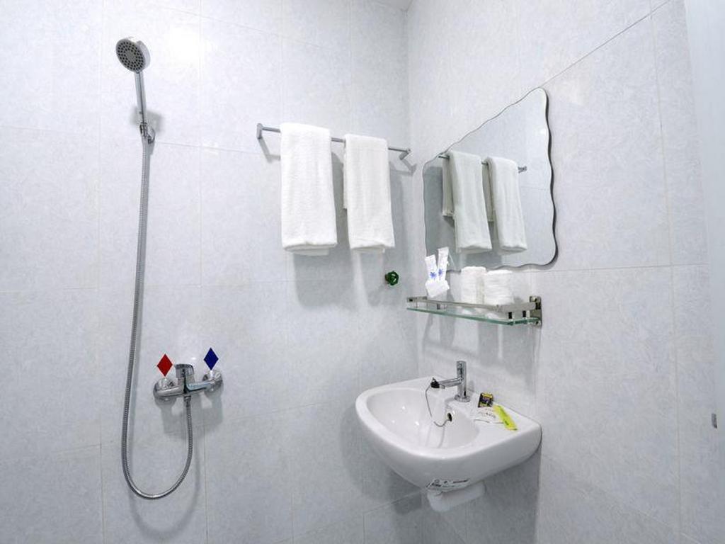Okkala Hotel Yangon Dış mekan fotoğraf