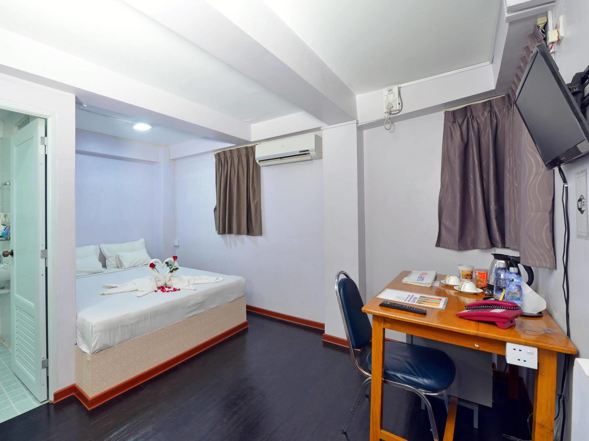 Okkala Hotel Yangon Dış mekan fotoğraf