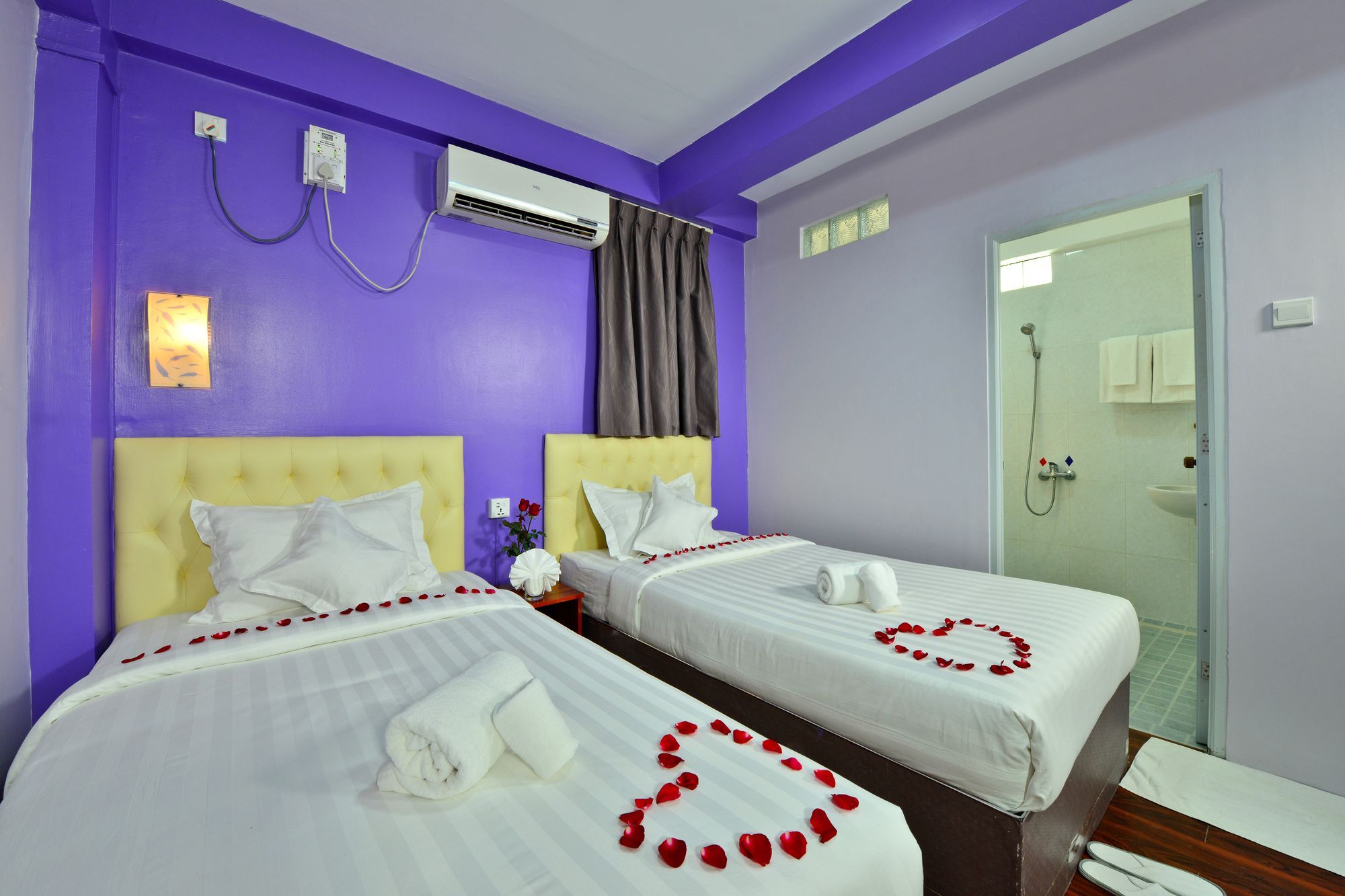 Okkala Hotel Yangon Dış mekan fotoğraf