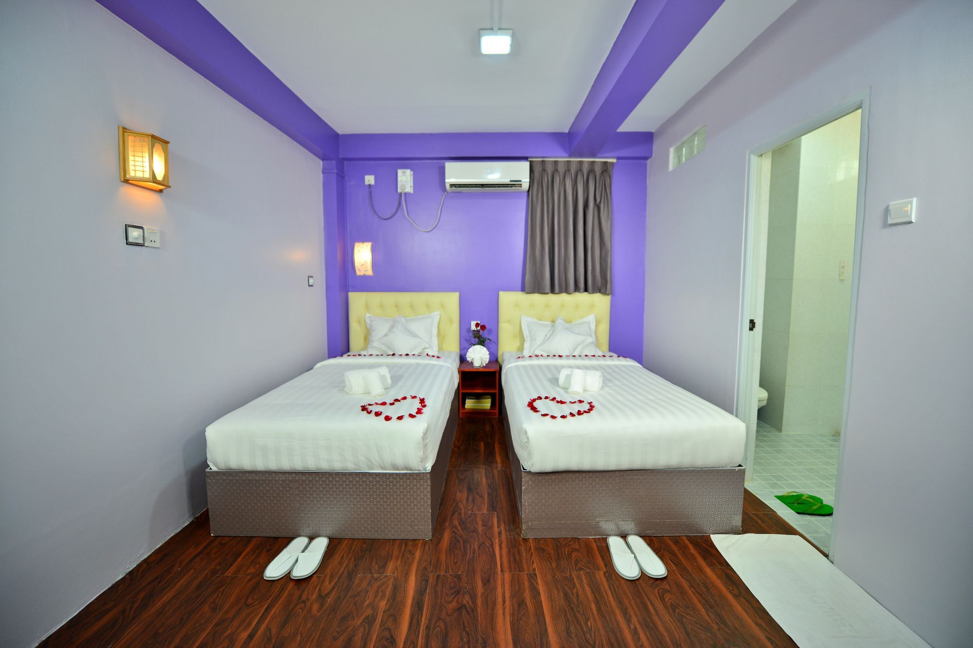Okkala Hotel Yangon Dış mekan fotoğraf